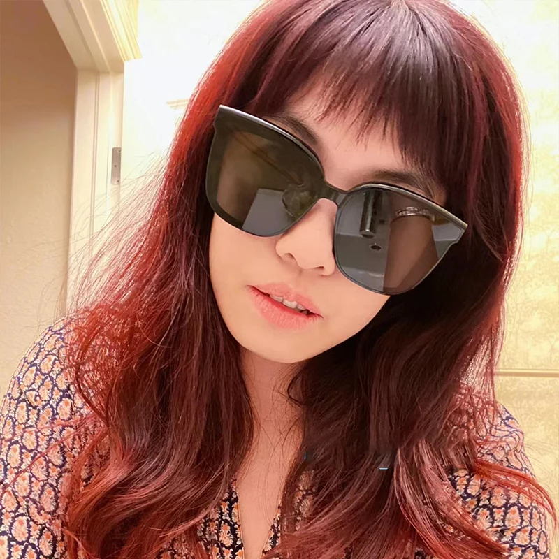 

Yuumi SWIPE 4 Sunglasses For Women Mens Black Eyewear Cat eye MGlasses Spy Fashion Oversized Luxury Designer Brand Jennie