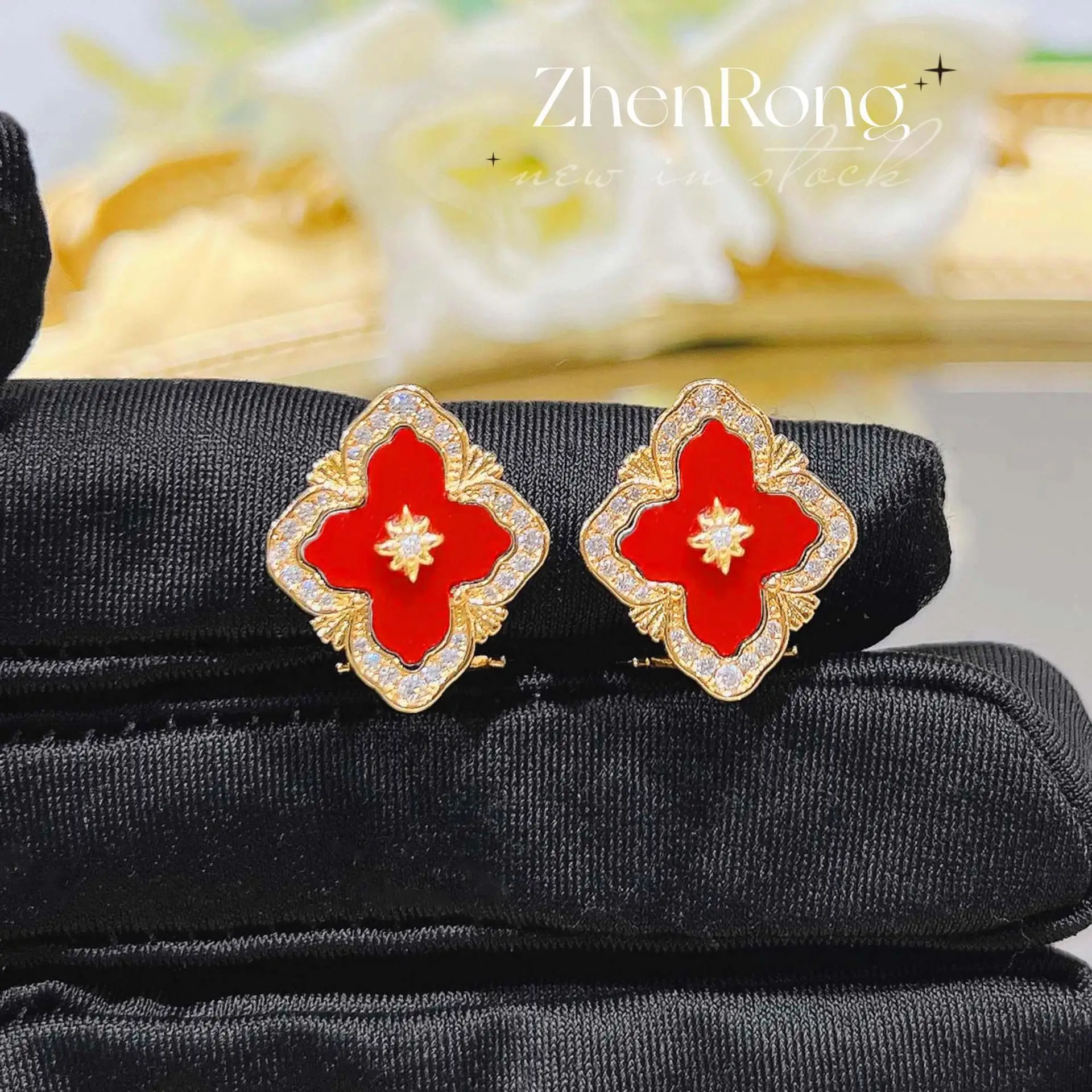 Купи Italian Retro Gold Color Fritillaria Earrings For Women Zircon Four-leaf Clover Stud Earring Engagement Wedding CZ Jewelry Gifts за 406 рублей в магазине AliExpress