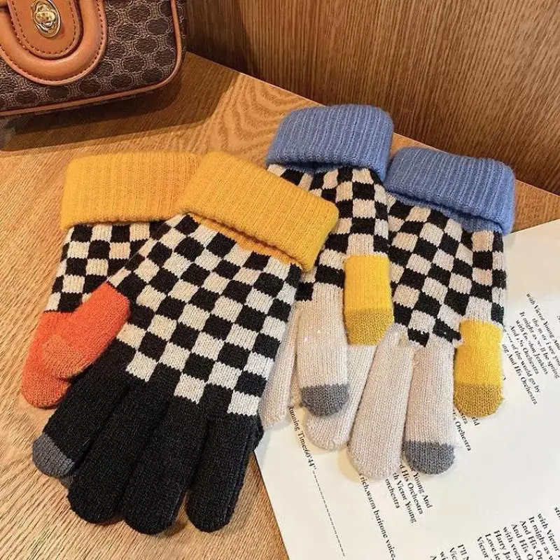 

black and white plaid Gloves 2022 New Warm Cold And Wind Proof Cycling Student Cute Ins Winter Touch Screen Men And Women