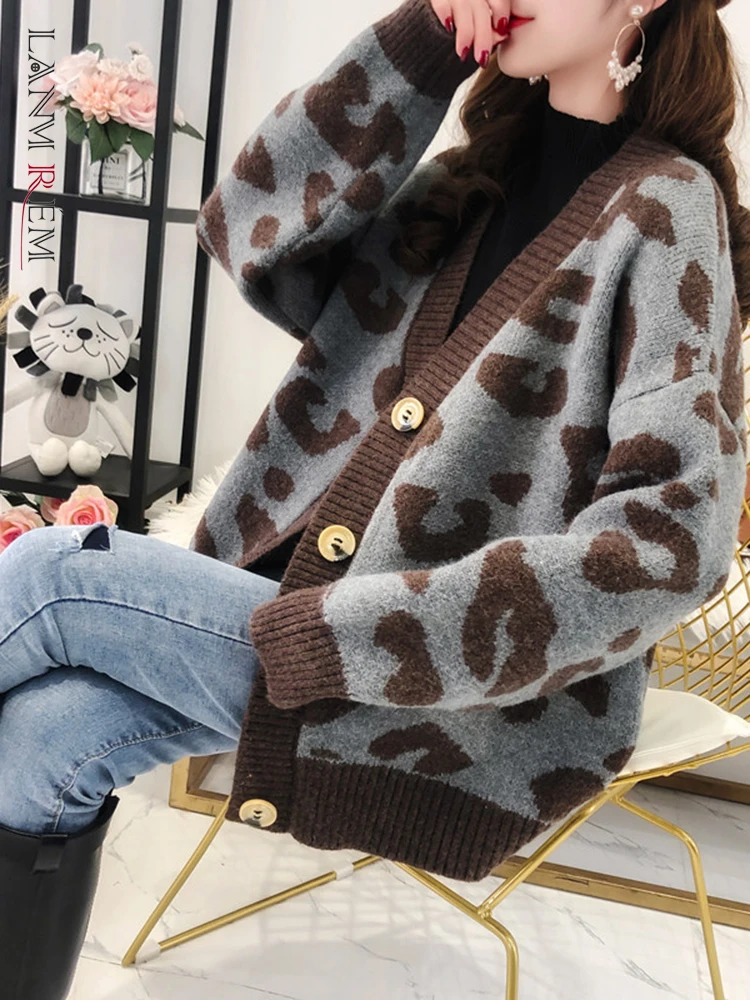 

LANMREM Leopard Print Women Knitted Sweater V-neck Single Breasted Loose 2022 Autumn Winter Female Chic Clothing 2X119