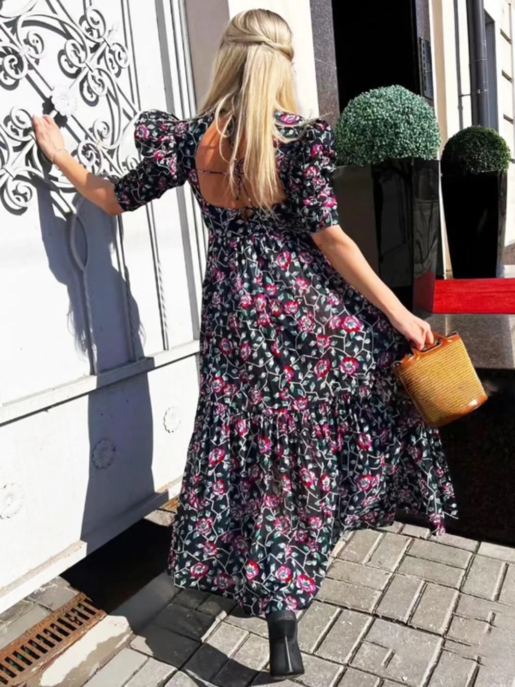

Summer Women Backless Dress Sexy French Casual Floral Print Long Dresses For Women 2022 O Neck Short Sleeve Pleated Party Robe