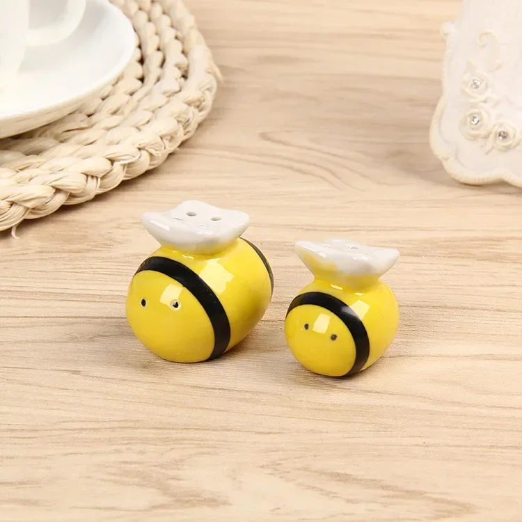 

Керамическая сольница-пчела