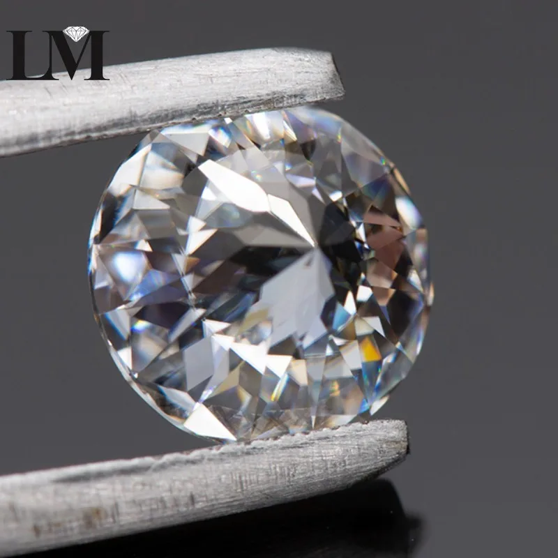 Рисунок 3 - Драгоценные камни из муассанита круглой формы