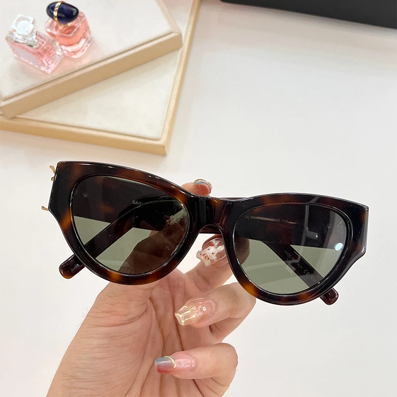 2023 top quality Leopard print Frame Sun glasses Women's vacation beach glasses Fashion casual glasses