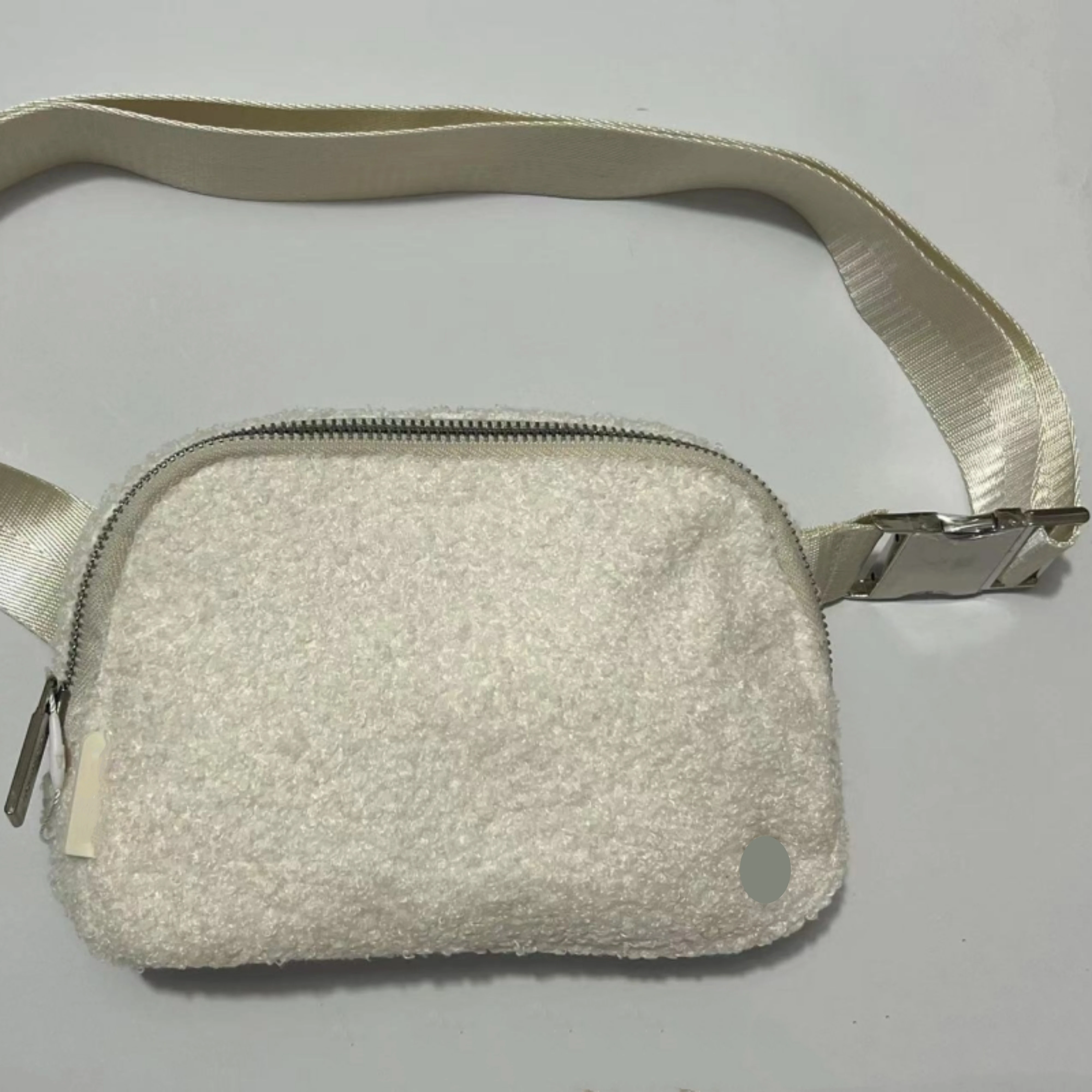 NWT Luluwomen Everywhere Belt Bag 1L Fleece Fashion Plush Crossbody Bag Gym Girl Waistpack Sports Running Fitness Crossbody Bag
