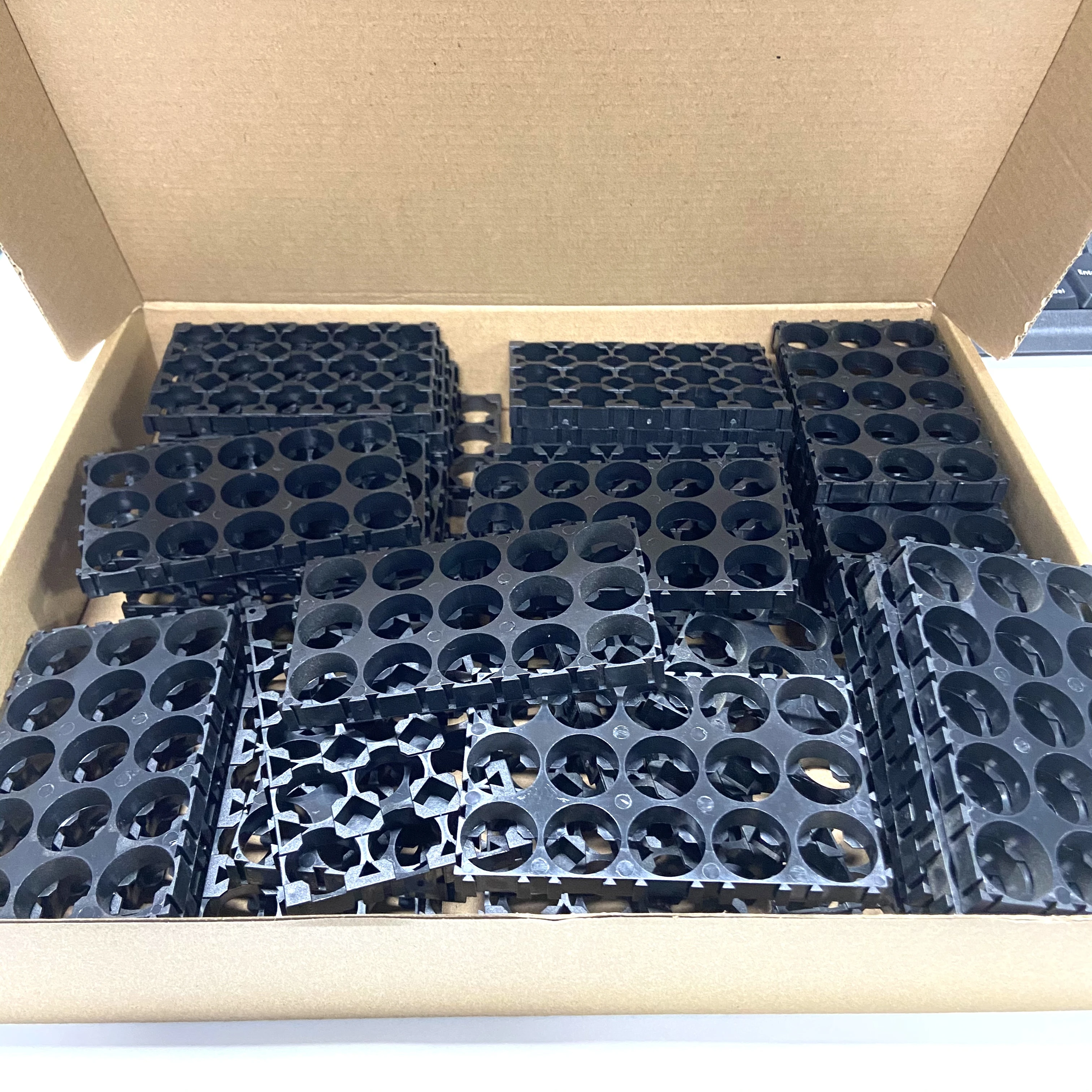 

15pcs 18650 Bracket 3x5 Bracket Lithium Fixed Combination Bracket Can Be Spliced