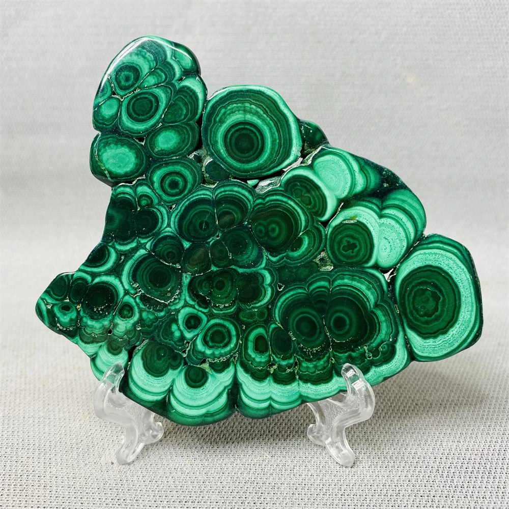 

Natural Gemstone Crystal Plate Malachite Jewelry Stone Home Spirit Decoration and Witchcraft Altar Magic Crystal Healing Rune