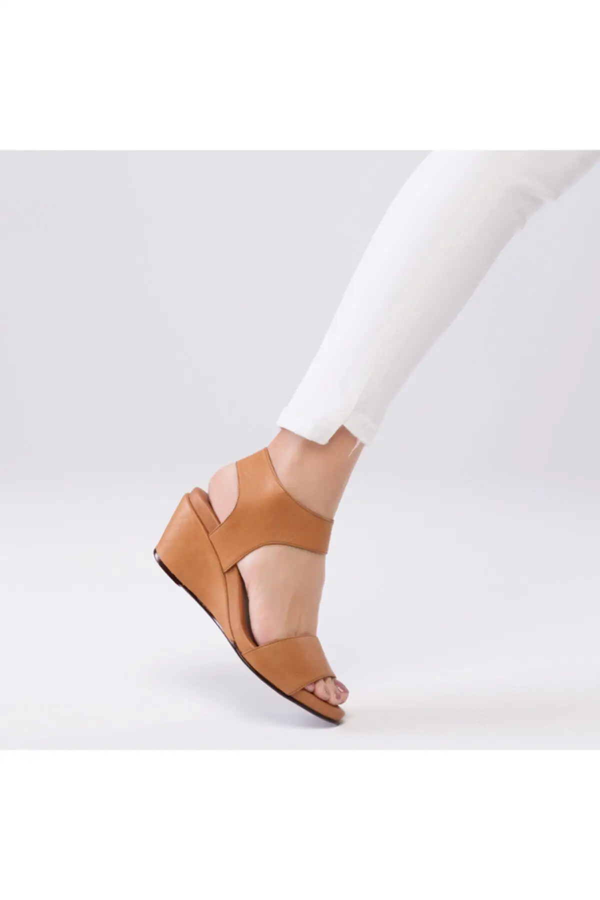 

Women's Genuine Leather Sandals Fashion New Summer Comfort Breathable Casual Quality Ladies Style Light Slipper Sandals