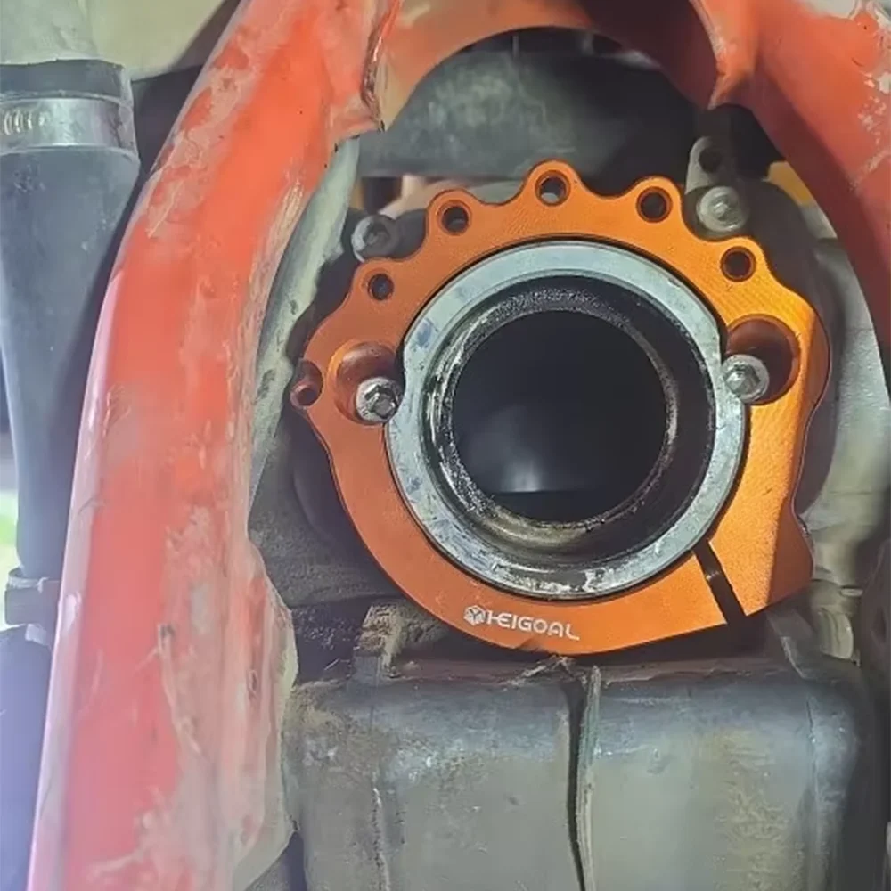 Фото Зажим для трубы глушителя, защитная крышка фланца для KTM Husqvarna EXC XC SX XCW 250 300 TE TC TX 2017-2022 аксессуары №2