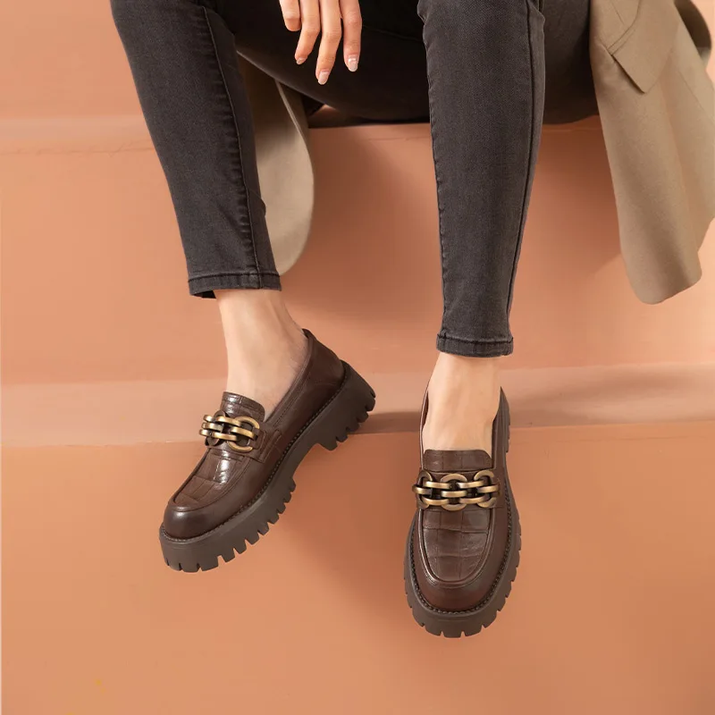 

BKQU 2022 Chunky Loafers Women Leather Platform Shoes Round Toe Metal Chain Slip on Ladies Flats Handmade platform shoes