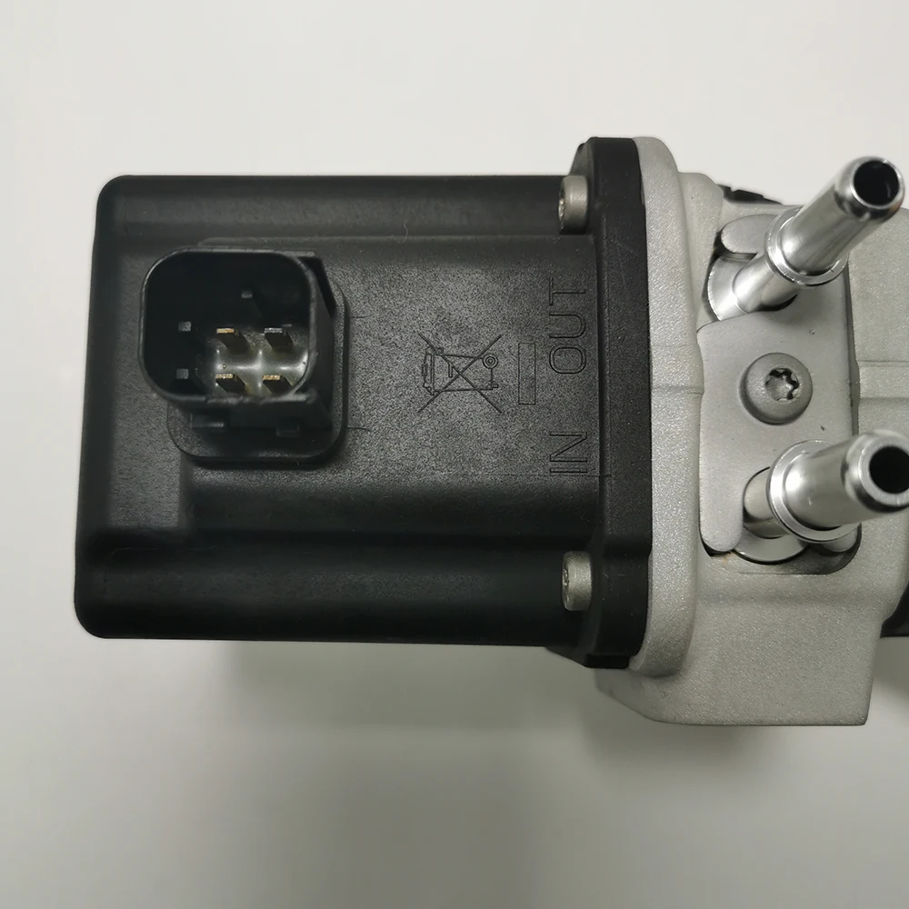 Для Hoge Kwaliteit Originele Echte Truck Scr Ureum Pomp Doseerpomp 5418889 A 0001409678 5506956 RX 4388105 2115624