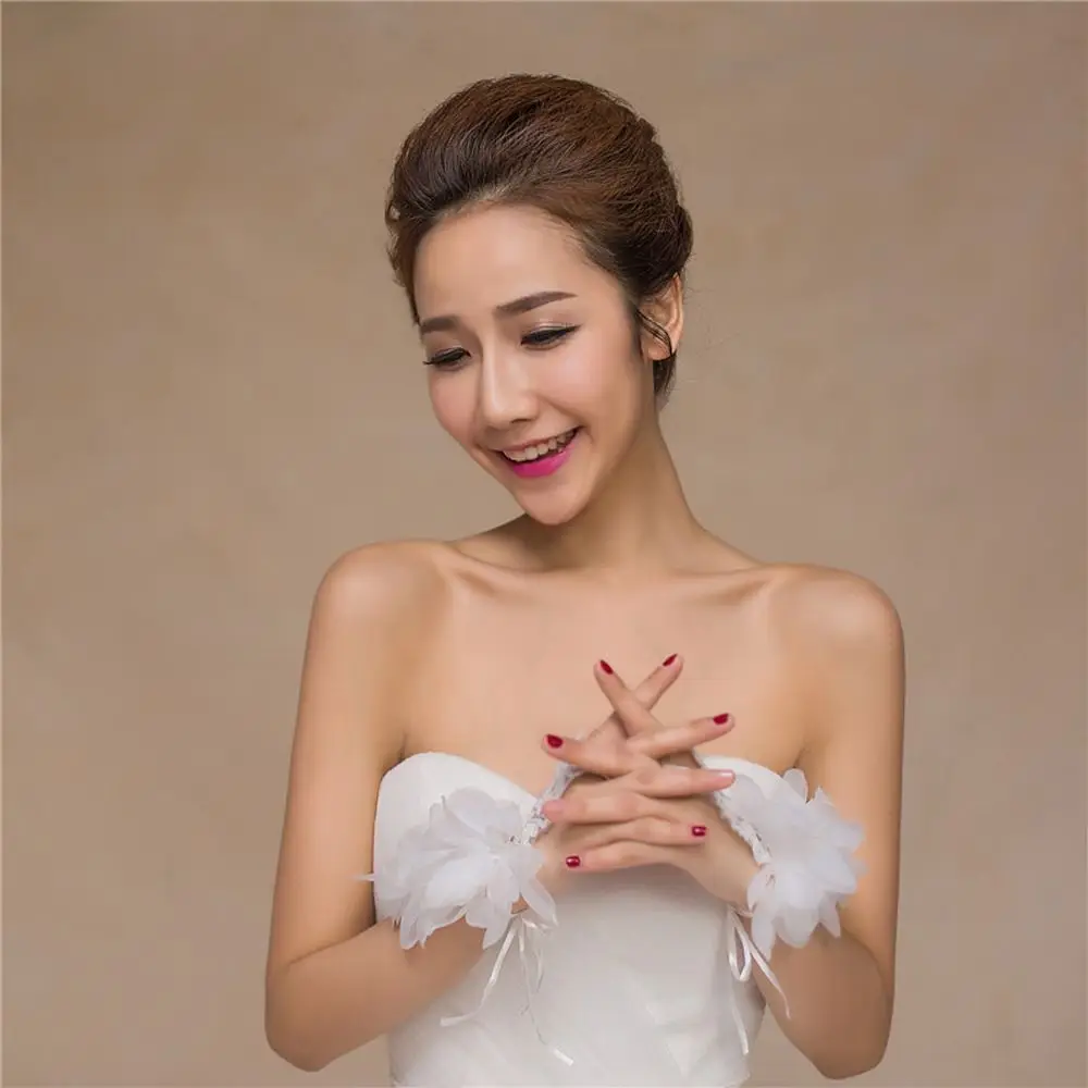 

Перчатки женские ультратонкие, дышащие изысканные Элегантные короткие кружевные варежки с цветами, свадебные аксессуары