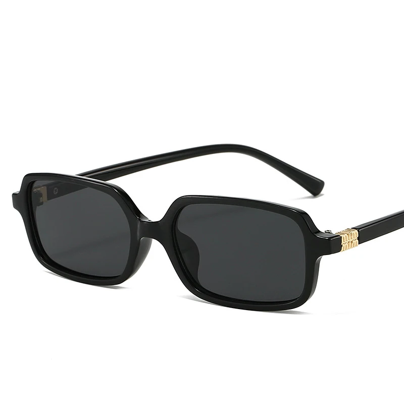 Очки солнцезащитные женские прямоугольные в ретро стиле