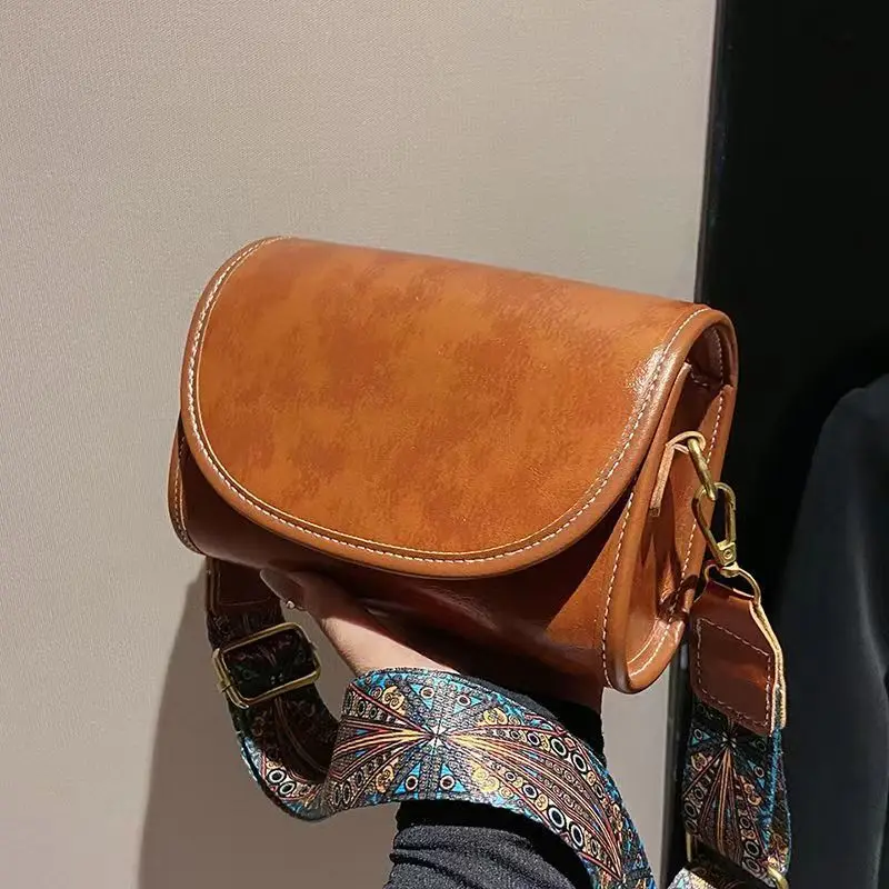 

2022 Fashion Crossbody Bags for Women Luxury Design Purses Retro Senior Sense Handbags for Lady Shoulder Messenger Bags Clutch