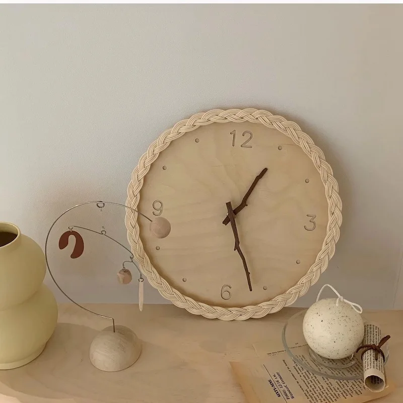 

INS Japanese Style Rattan Wall Clock Round Digital Wood Mute Silent Clock Homestay Hanging Ornament Furniture Bedroom Home Decor
