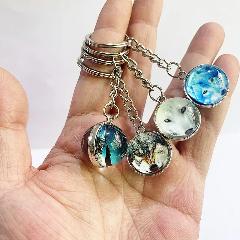 

Wolf Head Ornament Glowing Wolf and Moon Keychain Animal Glass Ball Pendant Fashion Luminous Key Ring Key Chain Accessories