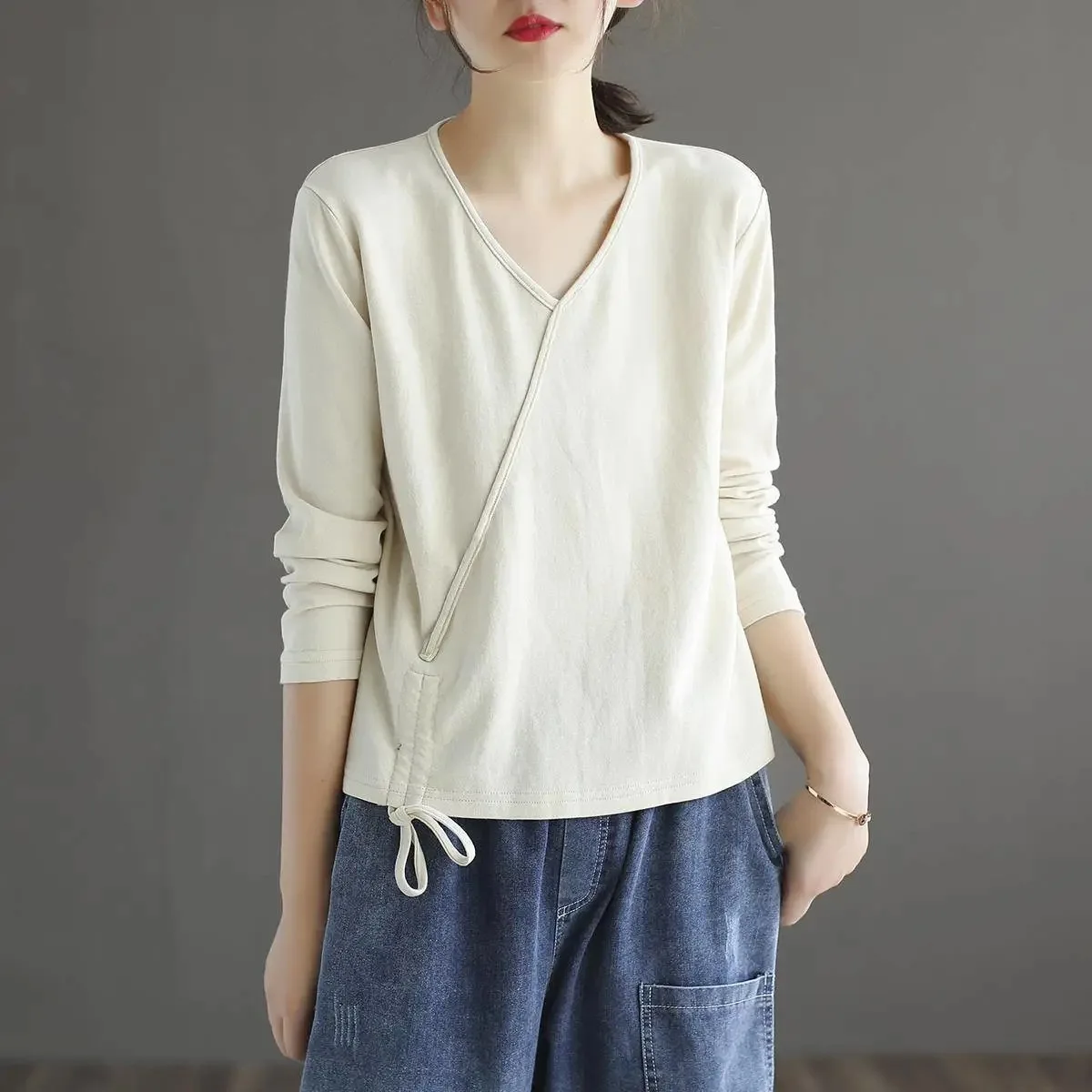 

2022 NEW FASHION WOMEN Long-sleeved solid color V-neck casual spring and autumn bottoming shirt