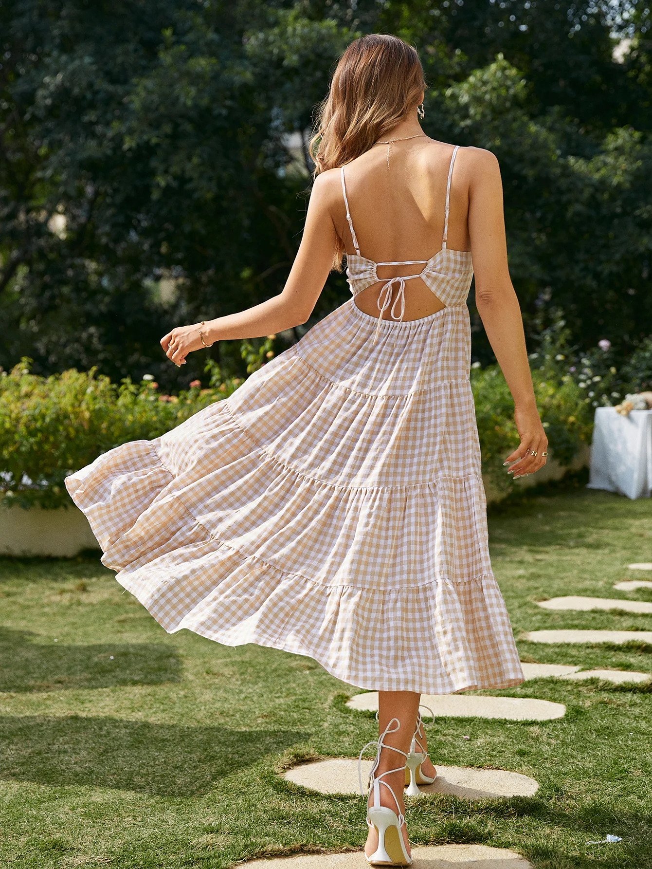

Simplee Hollow out strap plaid lace up summer dress women Sexy backless ruffle khaki dresses Frills elastic holiday maxi vestido