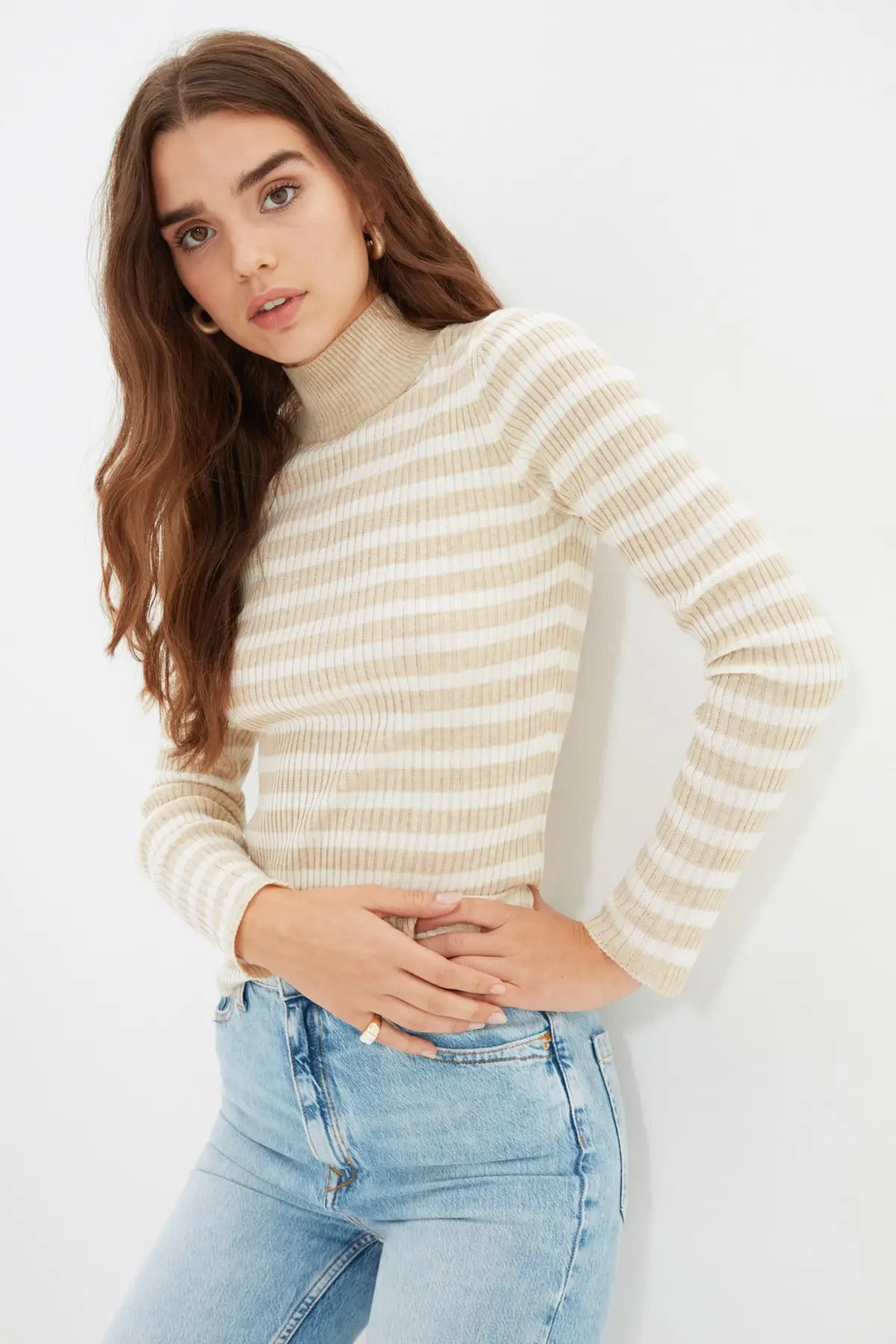 

Trendyol Striped Sheer Neckline Knitwear Sweater Sweater TWOAW22KZ2334