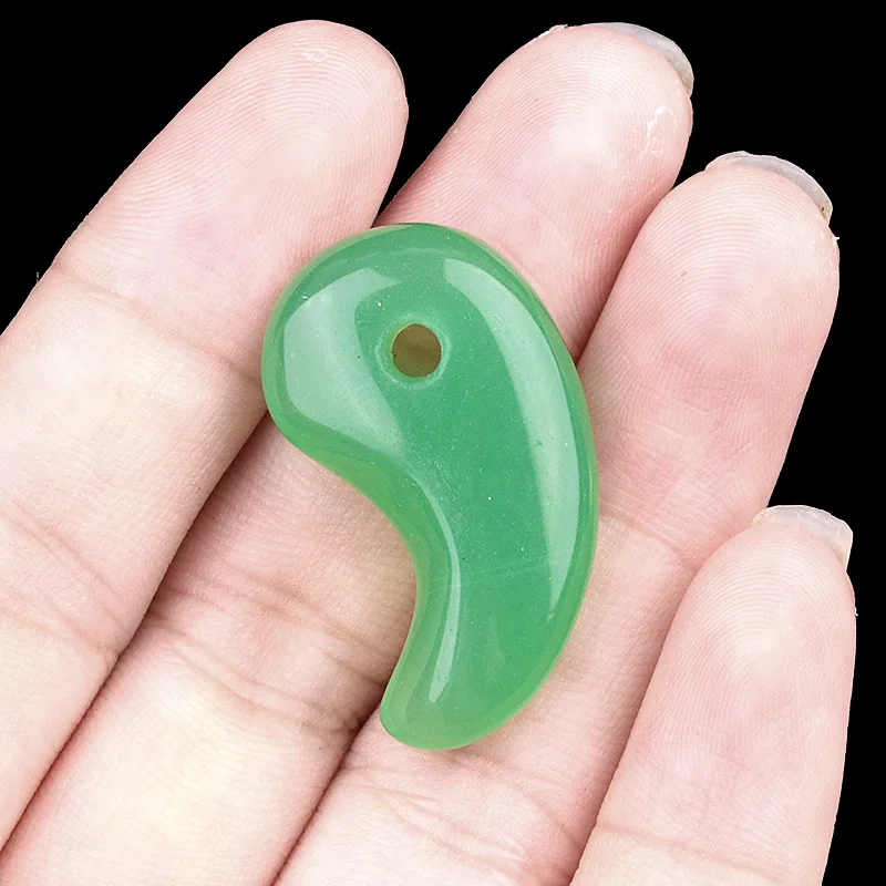 Магатама из агата агата кристи немой свидетель