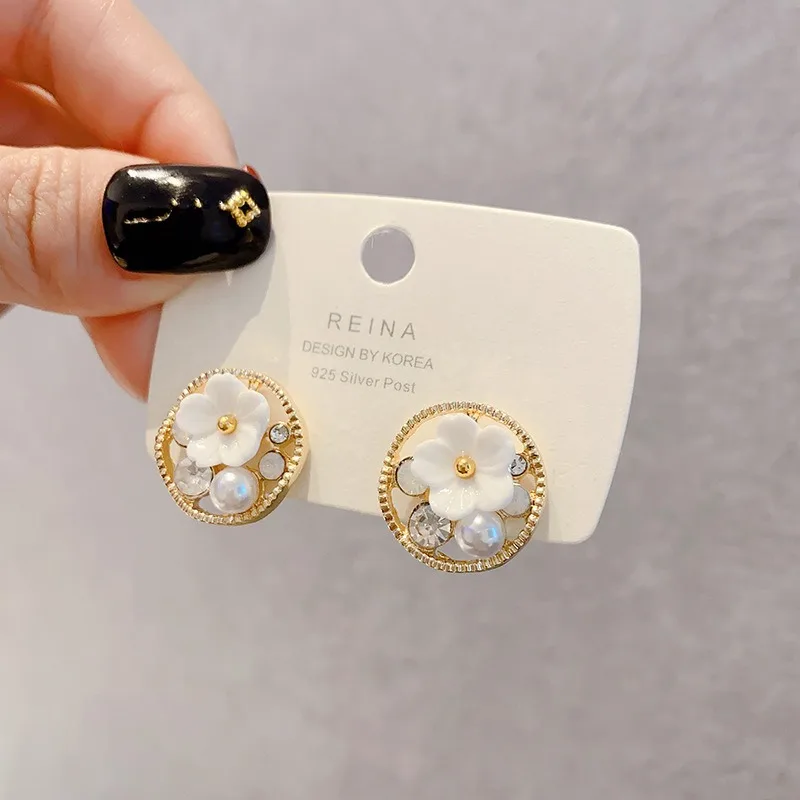 Женские винтажные серьги-гвоздики с искусственным жемчугом |