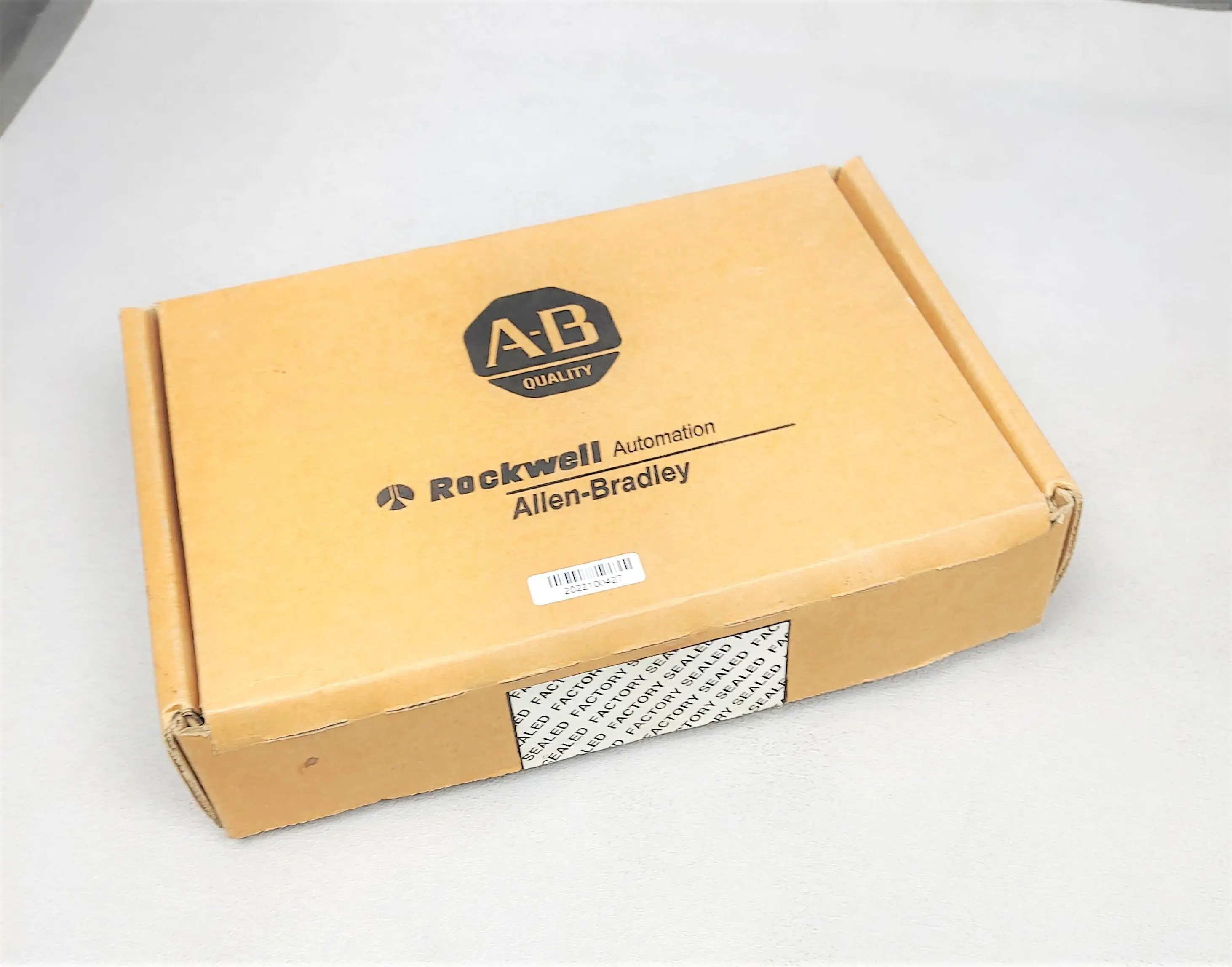 

Новинка 1746-OA16 17460A16 Ser D SLC 500
