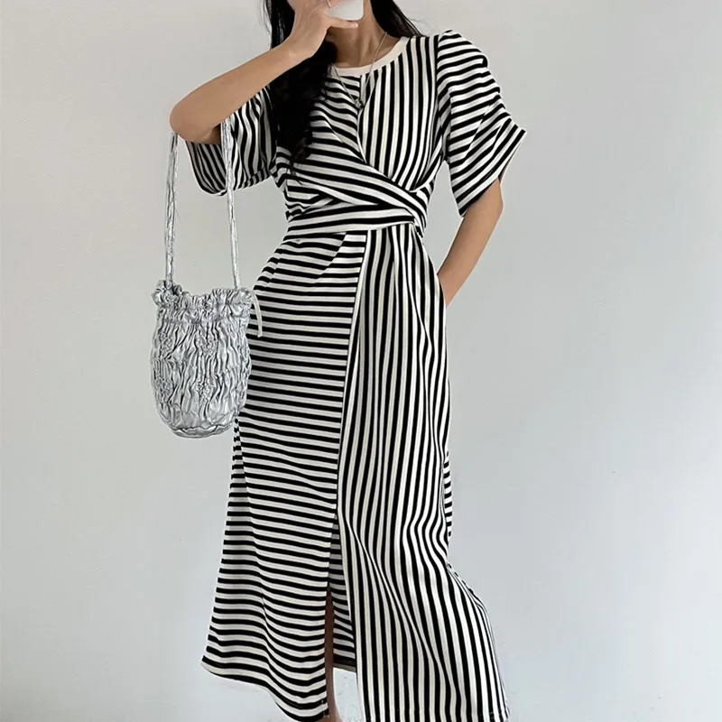 

Женское платье-миди в полоску, с коротким рукавом и круглым вырезом