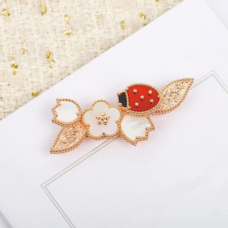 

Fashion Brand Rose Gold White Fritillaria Spring Ladybug brooch for Women Exquisite High Quality Luxury Jewelry Couple Gift