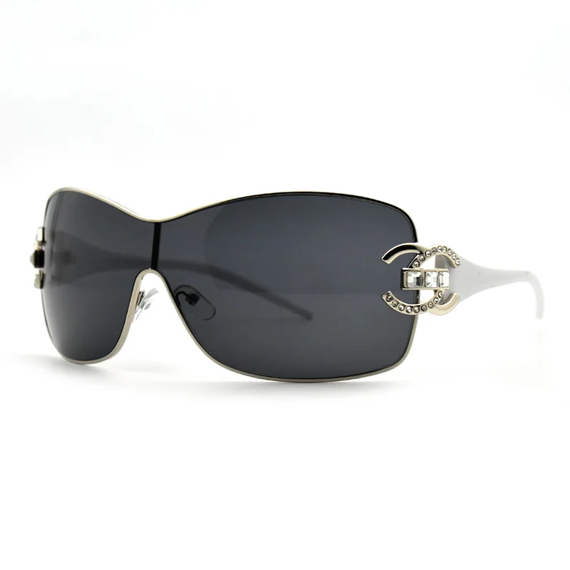 Купи Luxury Rhinestone Oversized Sunglasses Women Fashion Bling Diamond Retro Sexy Sun Glasses Ladies Gradient Sunglass Oculos UV400 за 527 рублей в магазине AliExpress