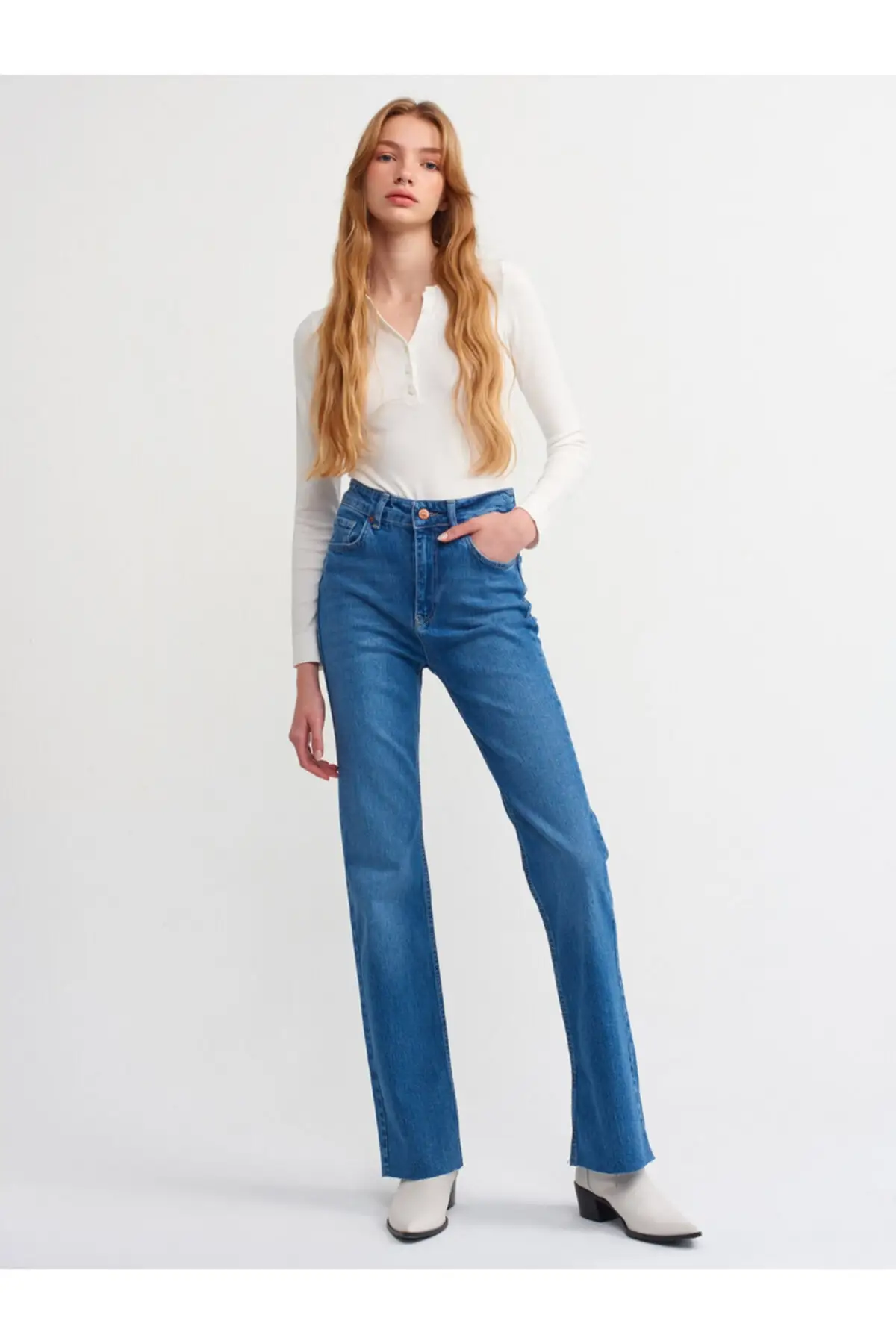 

Женские джинсы, расклешенные брюки для снега, синие длинные прямые брюки в уличном стиле, женские брюки на молнии с пуговицами