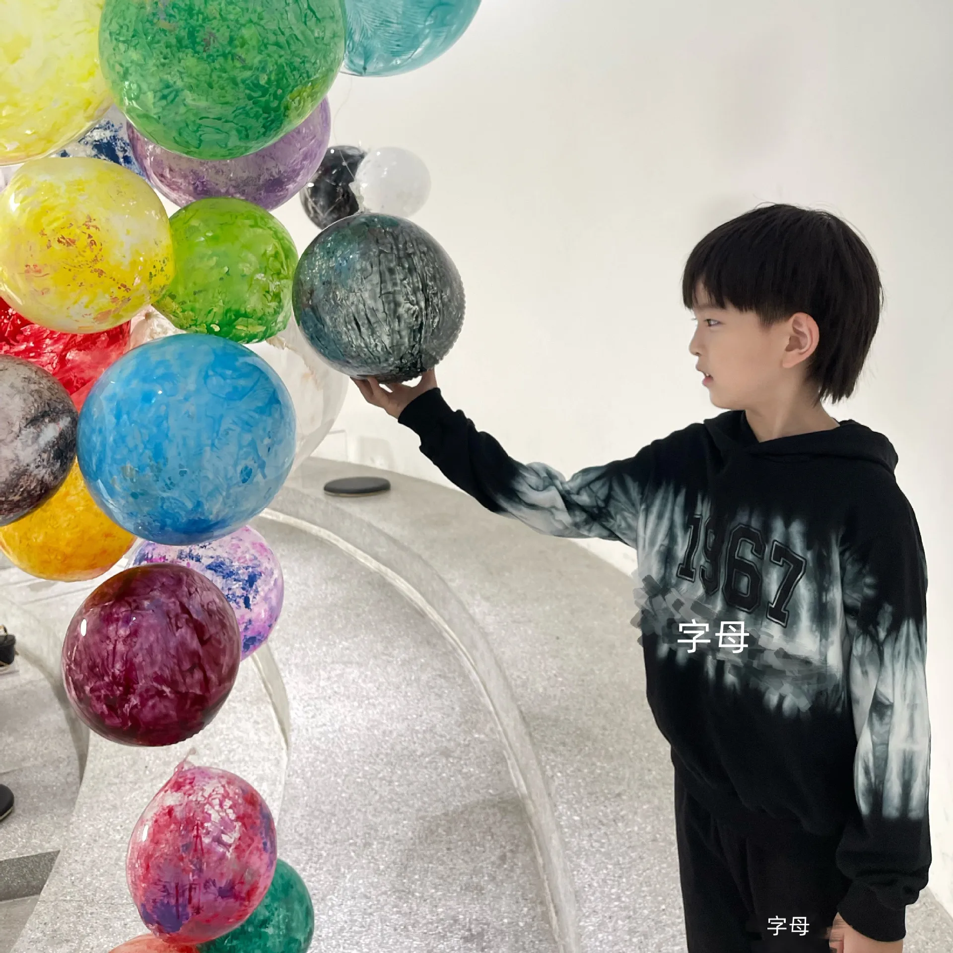 Штаны ручной работы с вышивкой черно-белые для мальчиков LAB CICI