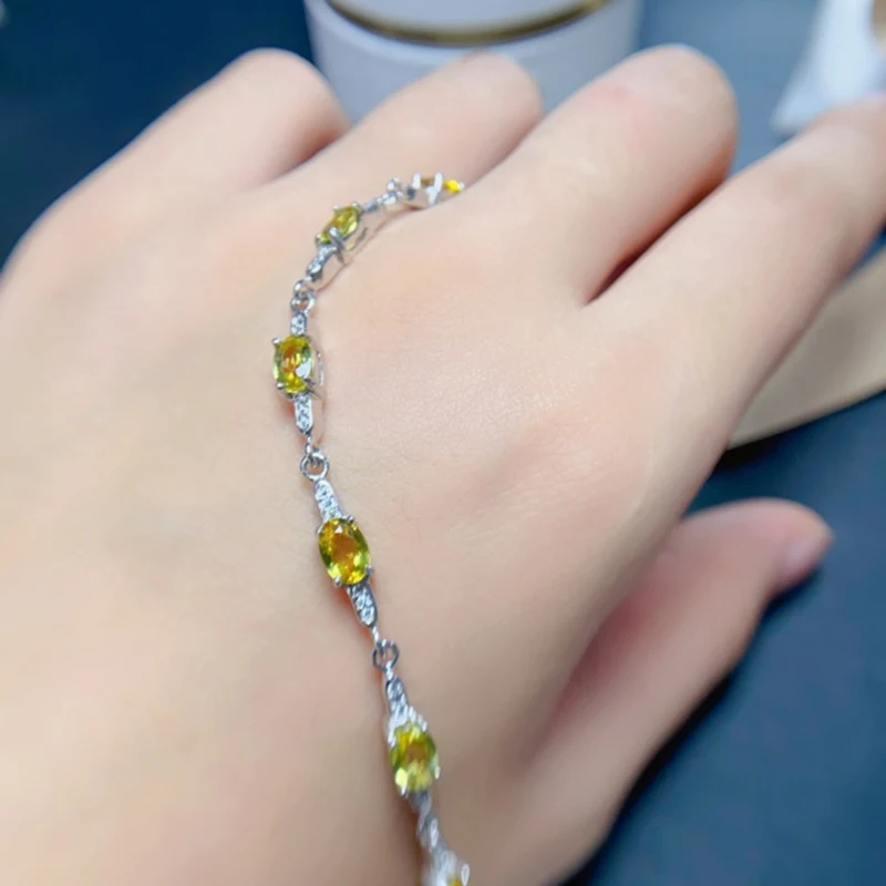 Женский браслет из серебра 925 пробы с натуральным желтым сапфиром