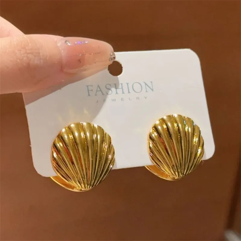 Винтажные милые серьги-кольца в форме металлической ракушки для женщин модные