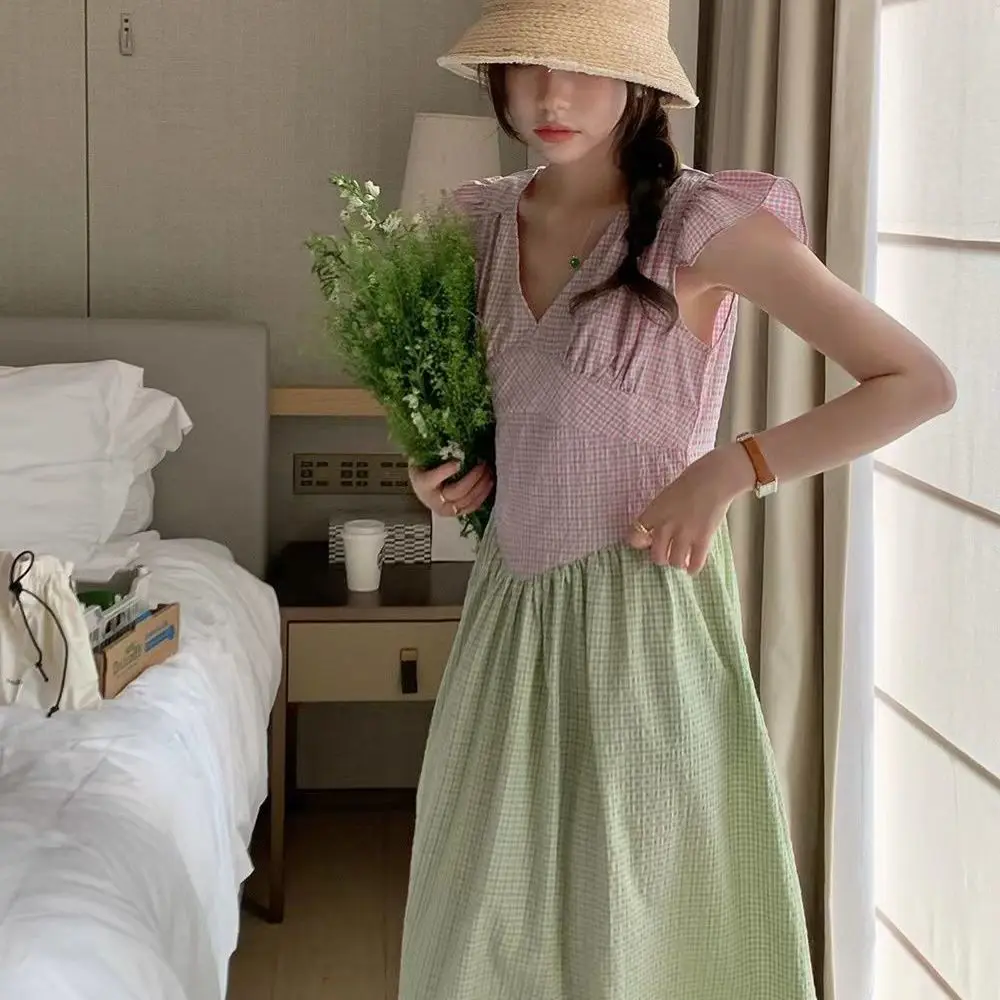 

New Niche Design All-match Plaid Stitching V-neck Small Flying Sleeves Cover the Flesh High Waist A Word Lady Dress 2022 Summer