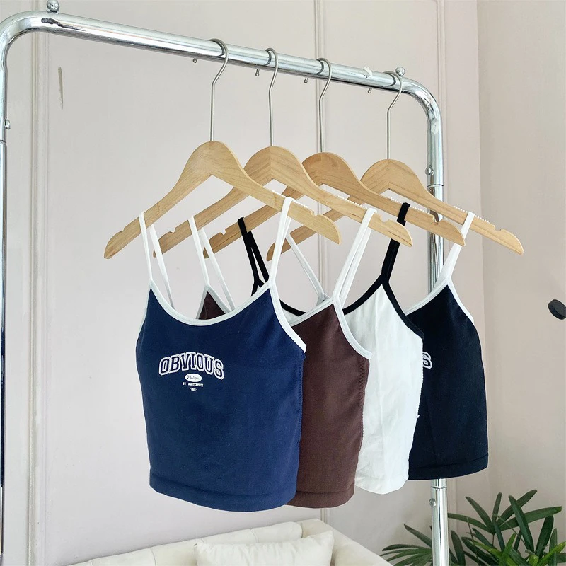 Лето 2024 топы с надписью женская кофта на бретелях-спагетти мягким бюстгальтером