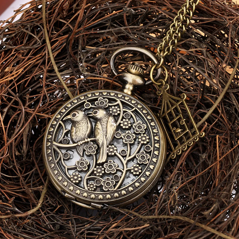 

Retro Openwork Magpie Pattern Pocket Watch Bronze Quartz Necklace Clock White Dial Arabic Numeral Pendant Pocket Watch with Tag