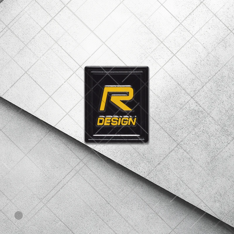 

Металлический 3D R дизайн логотипа автомобиля Стайлинг рулевого колеса буква эмблема наклейка для Volvo EX30 XC40 C70 C30 XC60 S90 V50 V90 V70 S60 S80