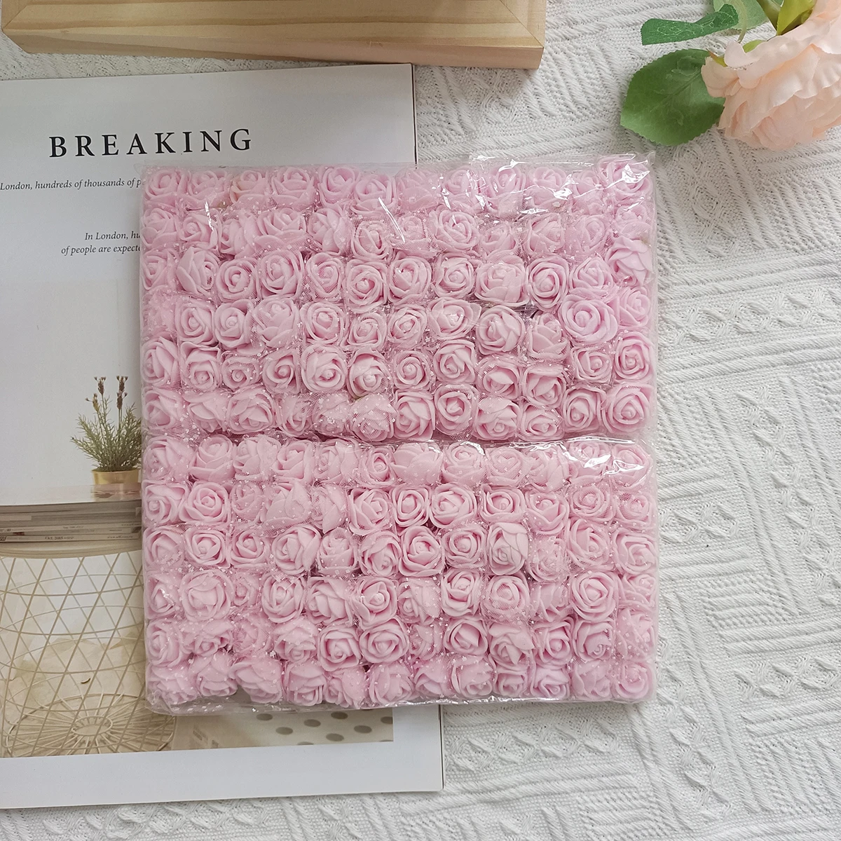 

Искусственные розы из пены, 144 штук