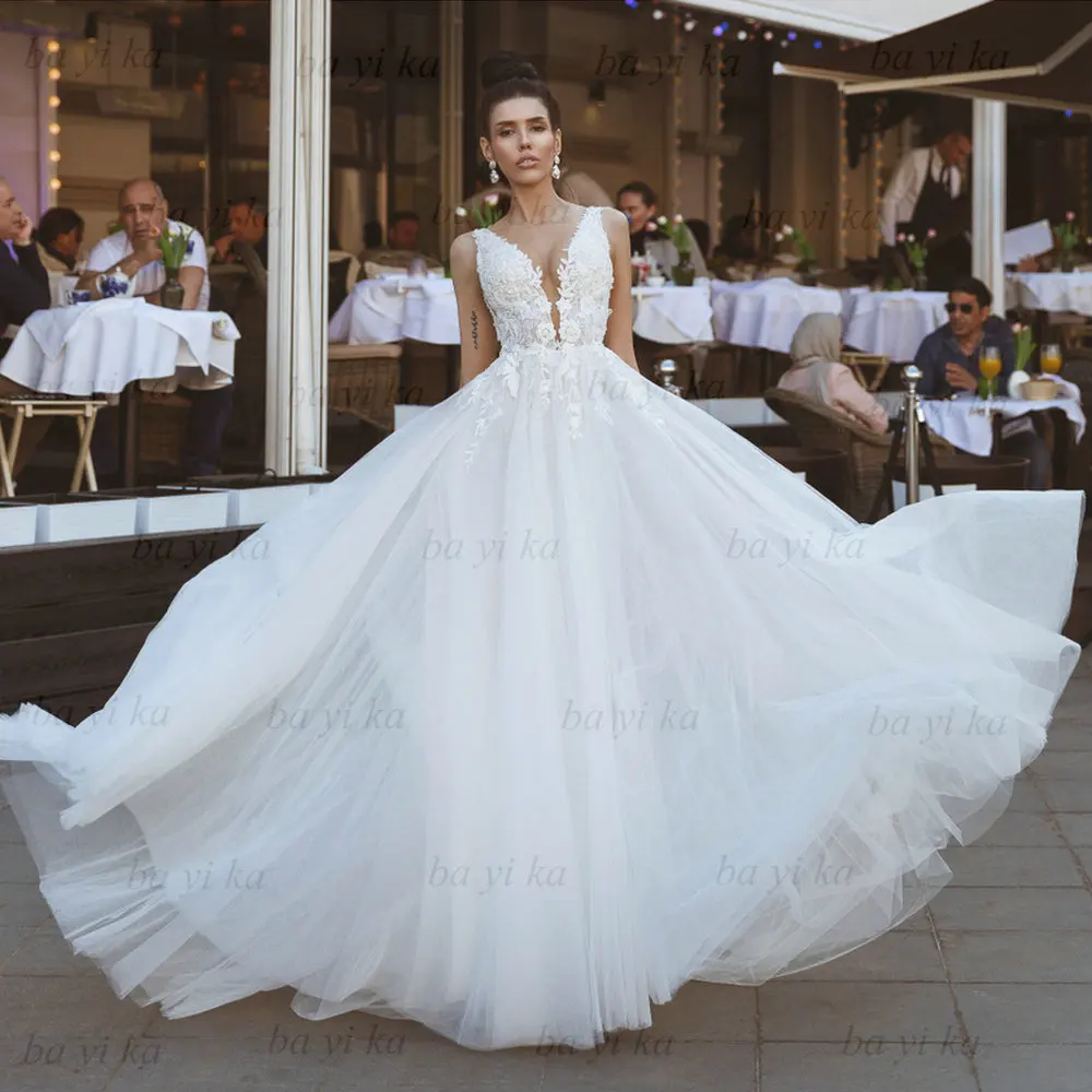 

Boho 2022 Luxury Lace Appliques Beading Sequins Wedding Dresses V-Neck Sweep Train Bride Gowns Vestidos De Noiva Robe De Mariee