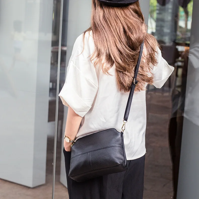 Женская сумка-мессенджер из натуральной кожи