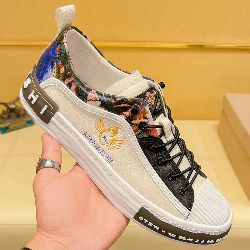 Новые дизайнерские мужские туфли Летние кожаные трендовые маленькие белые