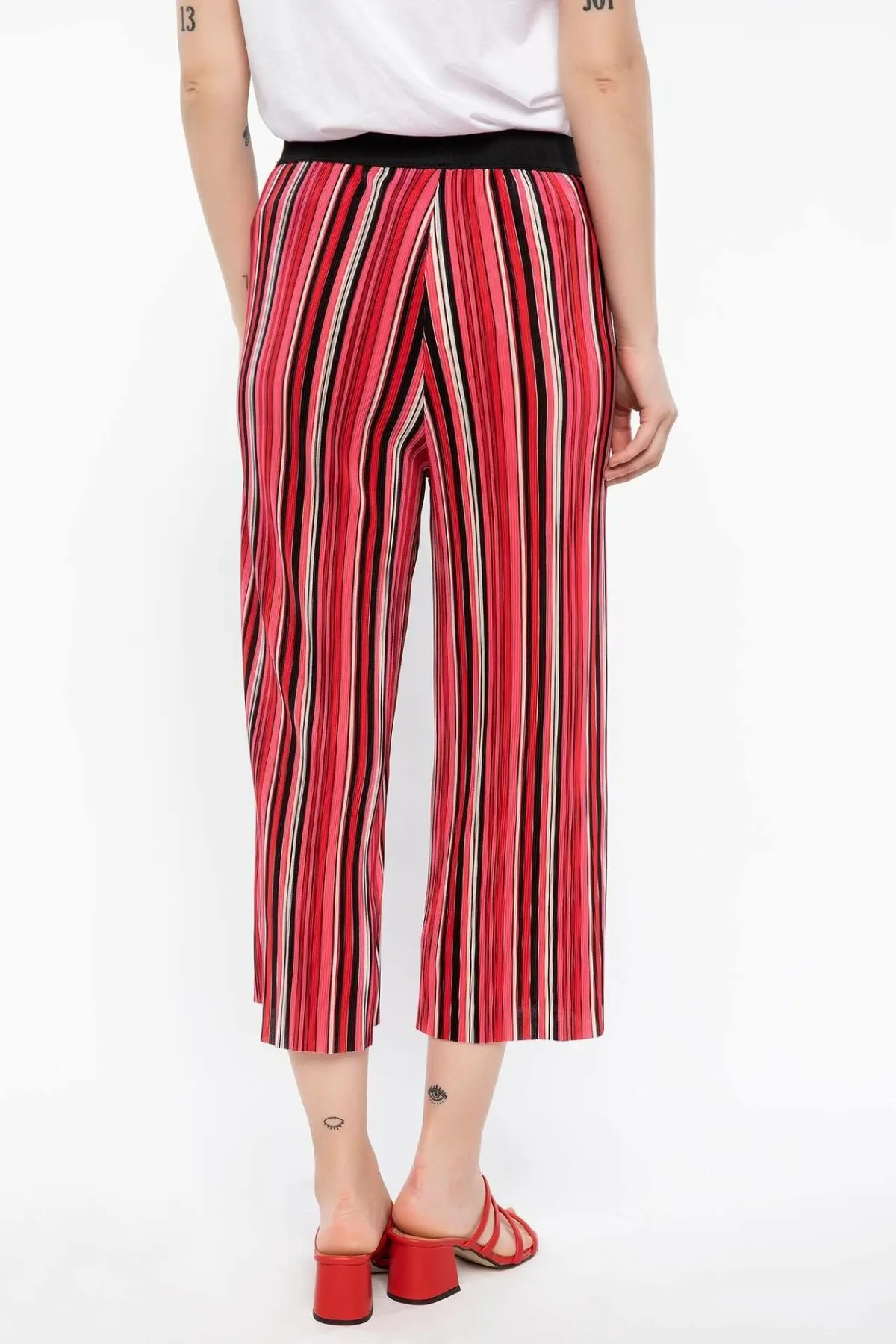 Женские брюки в полоску DeFacto Повседневные Удобные укороченные свободные с