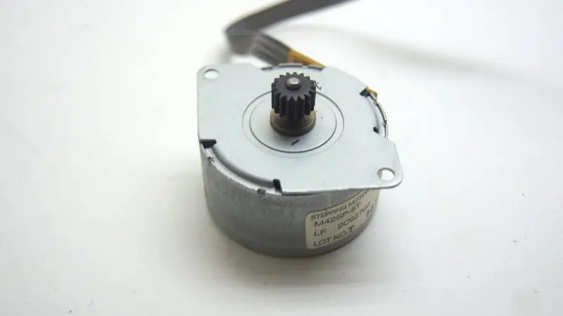 Двигатель выхода 2C927020 для Kyocera Mita KM-1620/ 2020/ KM-1635/ 2035/ KM-1650/ 2050/ KM-2550/ KM-2560/ 3060 |