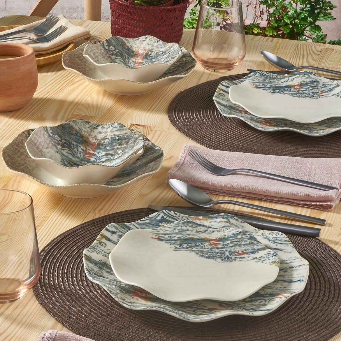 

Nesrin 24 Piece Fine Bone Dinner set modern design real colors Bowl plate service kitchen decoration dining presentation full suit