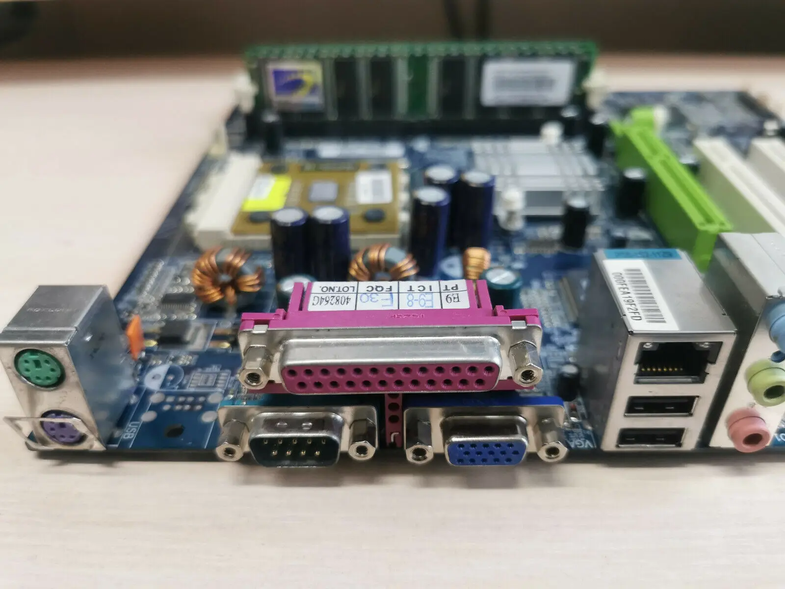 Материнская плата GIGABYTE GA-7VM400M-RZ Socket 462 / A | Компьютеры и офис