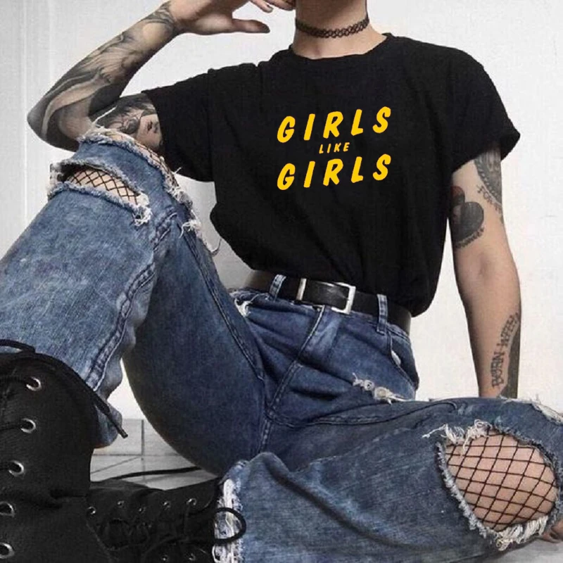 

Girls Like Girls Letter Printed Summer Fashion LGBT Quoto Aesthetic Gay Pride Kawaii Casual Funny Hipster Unisex Men T-Shirt