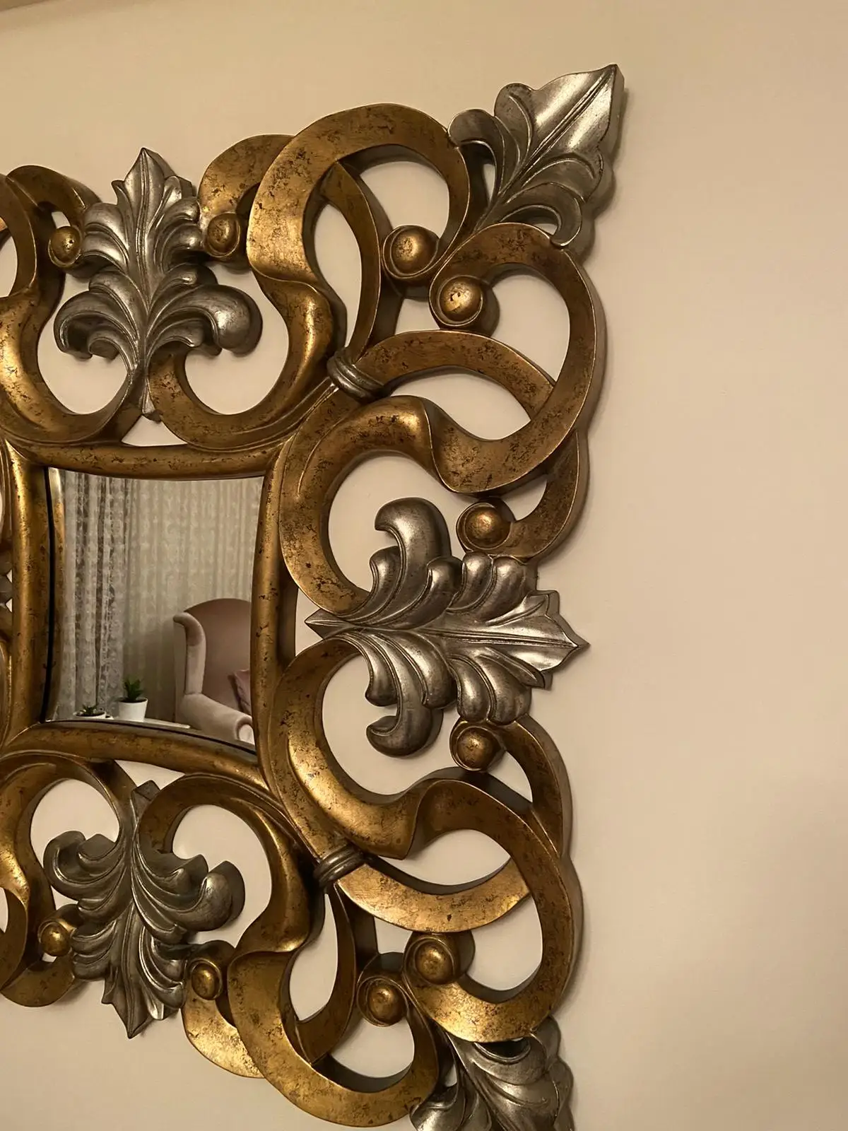 

Montreal Gold Mirror. 101x101