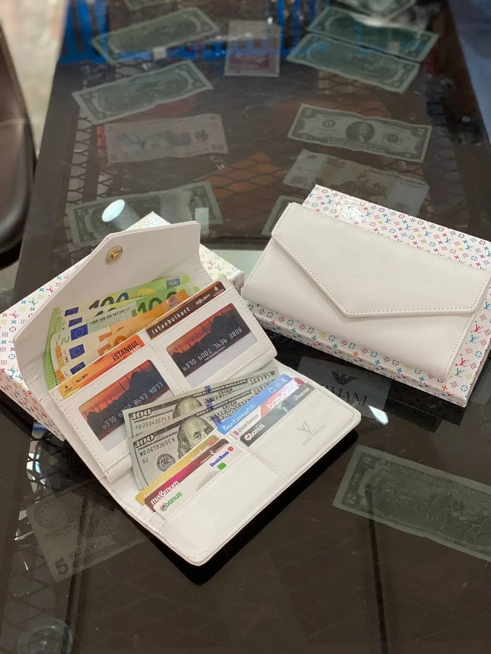 

Genuine leather ladies wallet delivery 3-4 in days. Check our purse wallet set prices