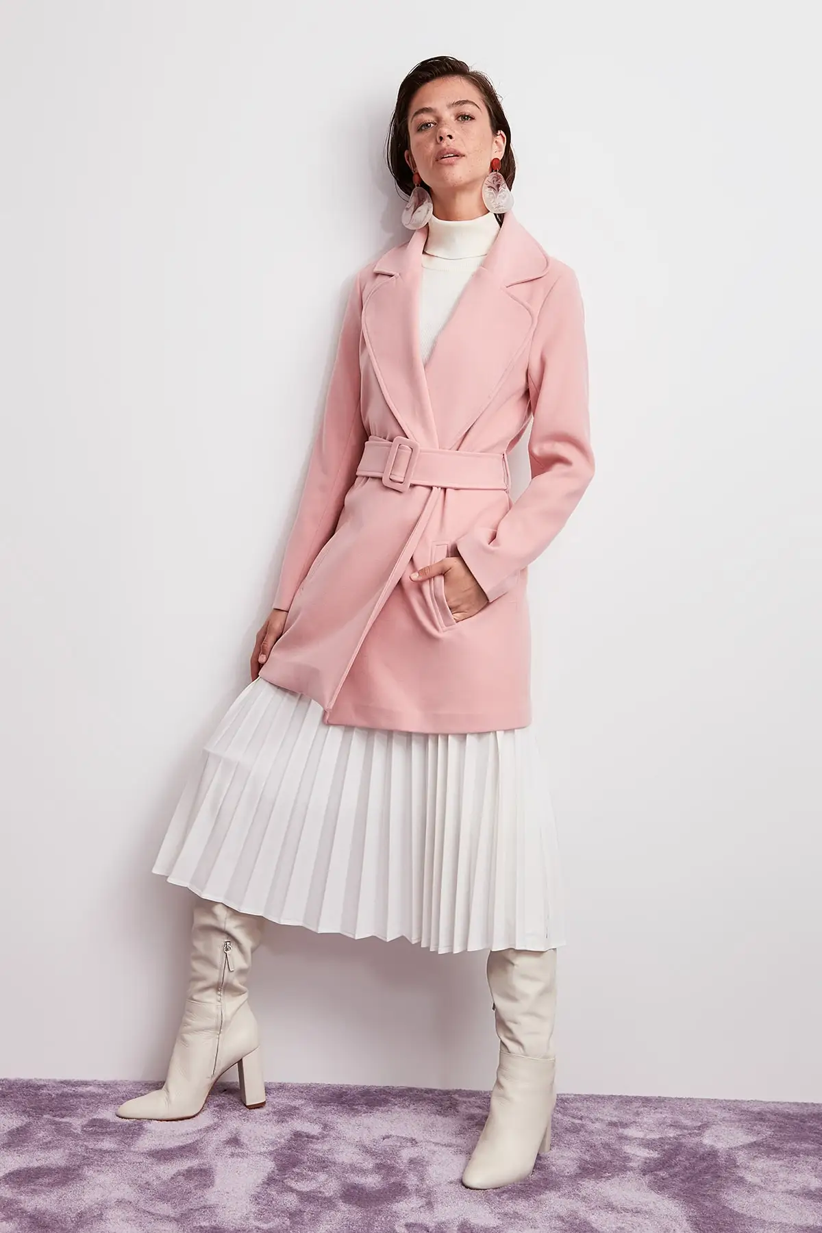 Трендовое розовое пальто с поясом TWOAW20KB0117 | Женская одежда