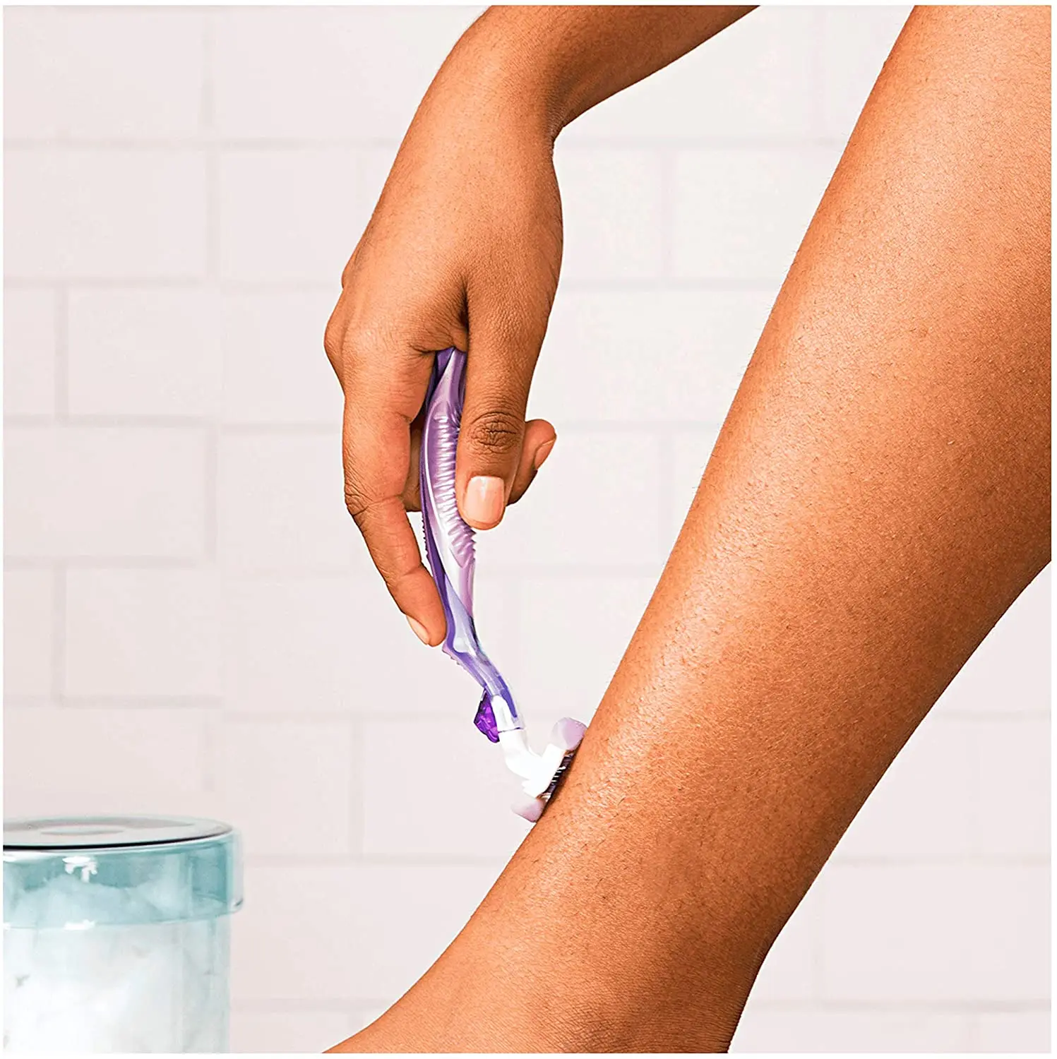 

Gillette Venus ComfortGlide Breeze Women's with Razor Shaving Gel Cushion for Skin Protection | Women's Razor + 2 Razor Blades